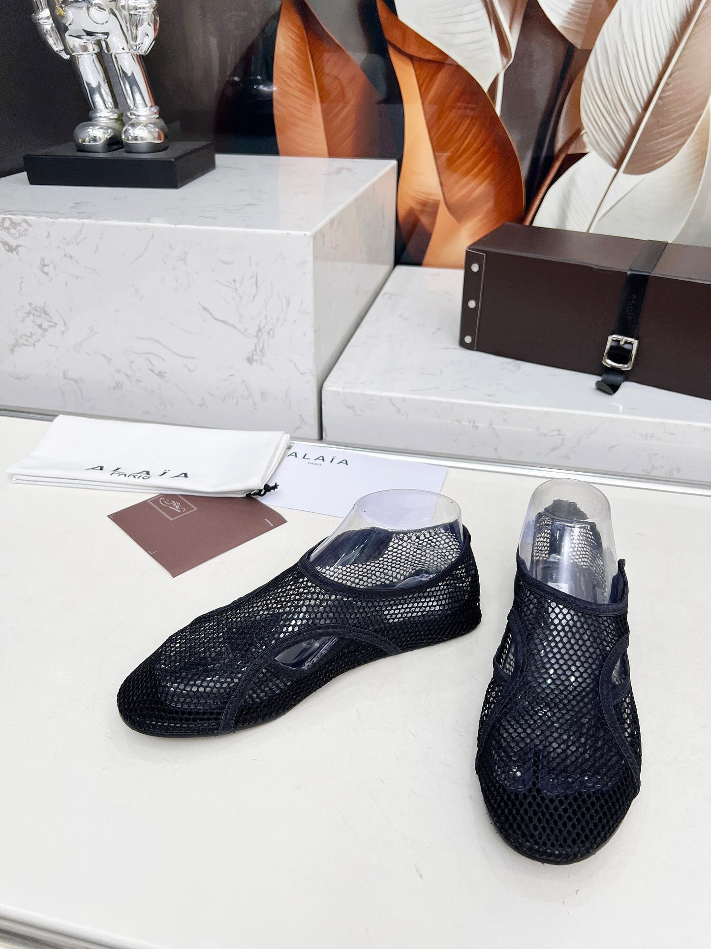 255QA24ZDE Stylish leather shoes