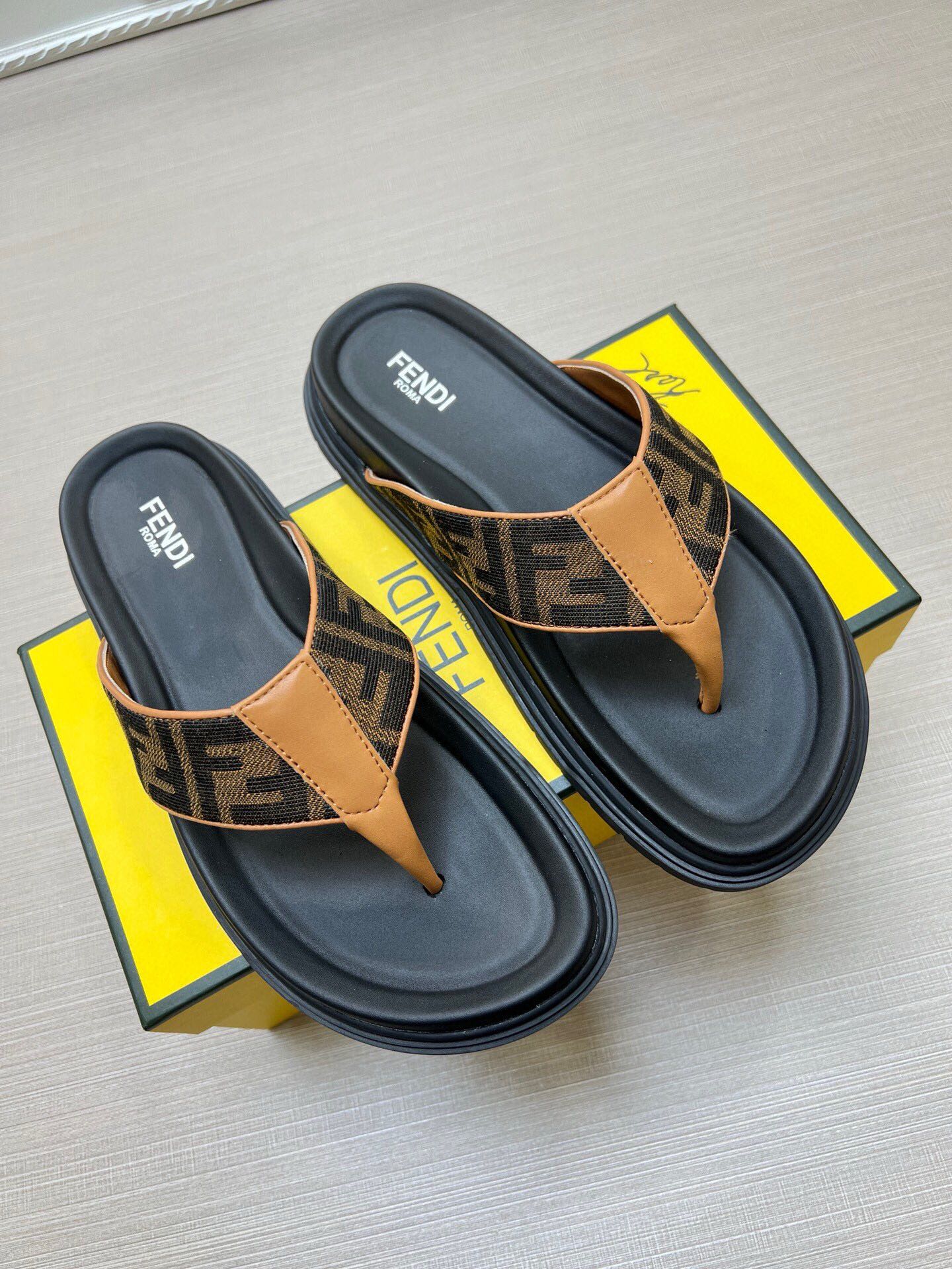 5LF222ZDE Stylish Slippers