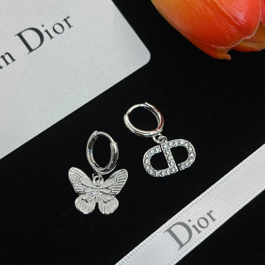 14D1062EDE Stylish Earrings