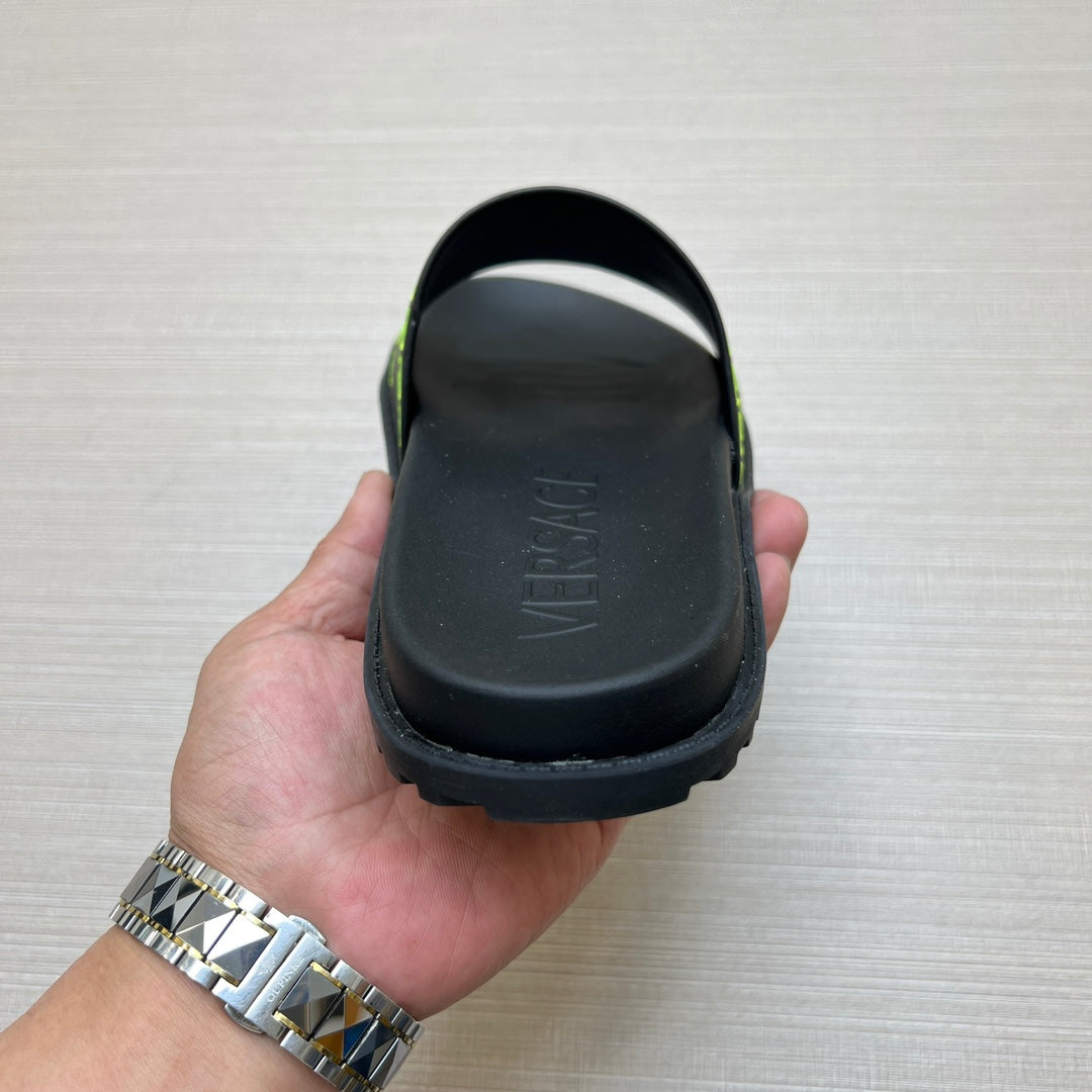 54V53ZDE Stylish slippers