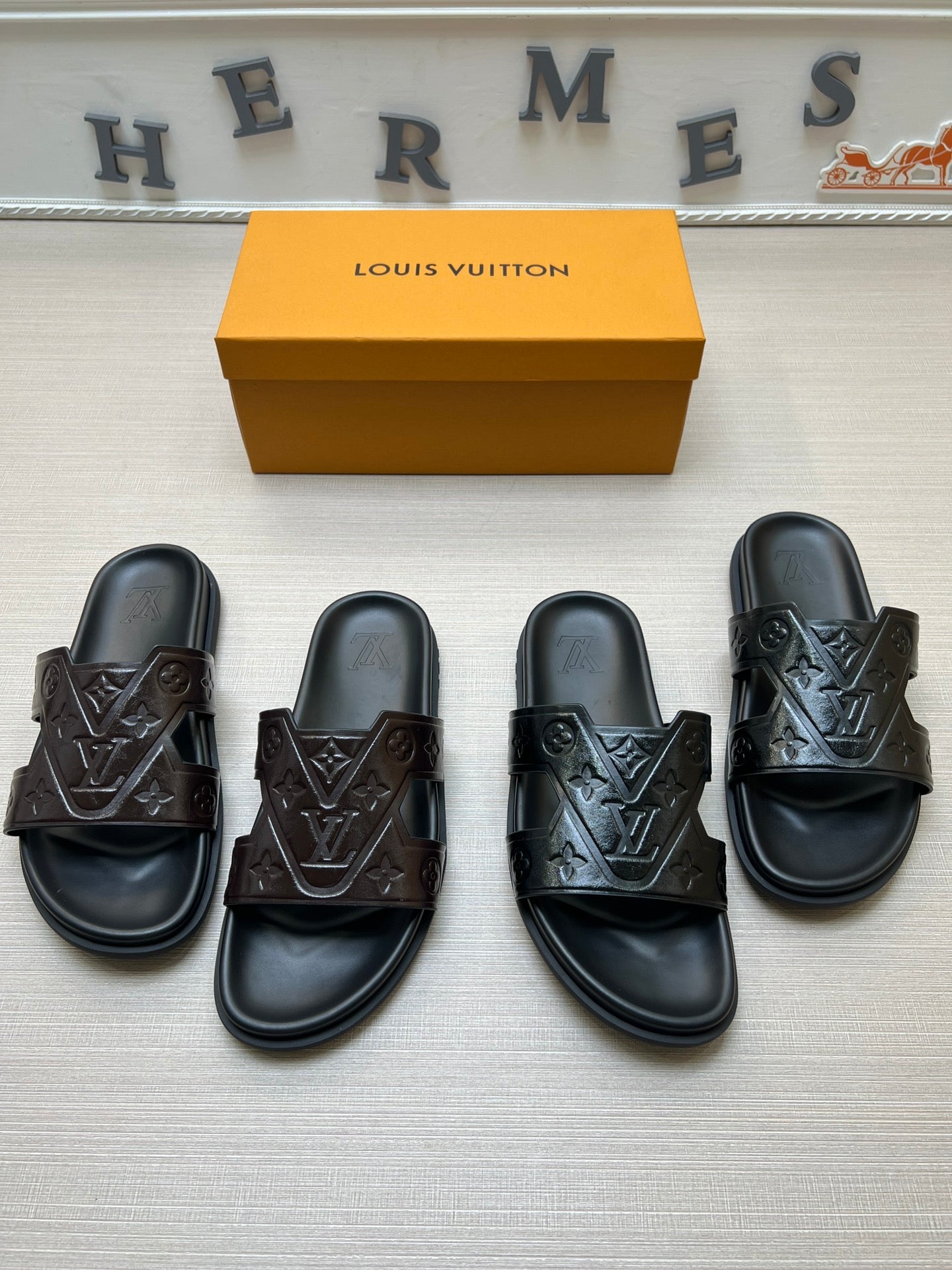 54E67ZDE Stylish slippers
