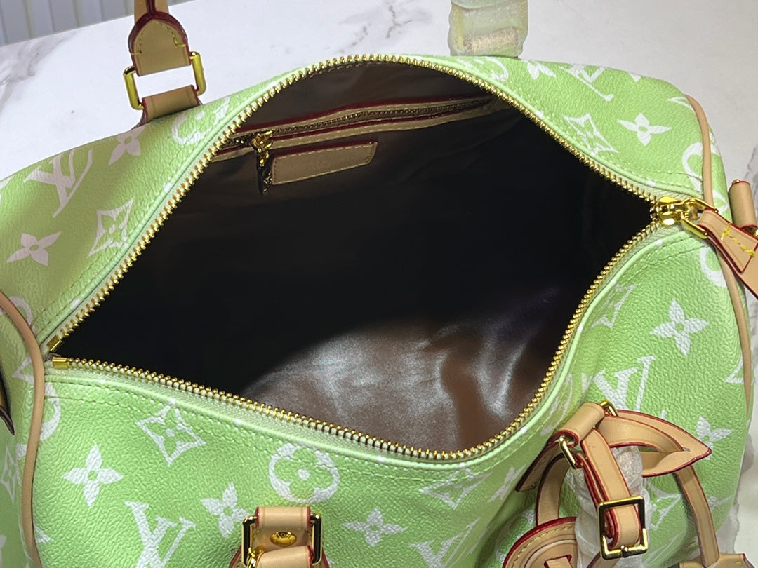 155XE17BDE Stylish leather bag