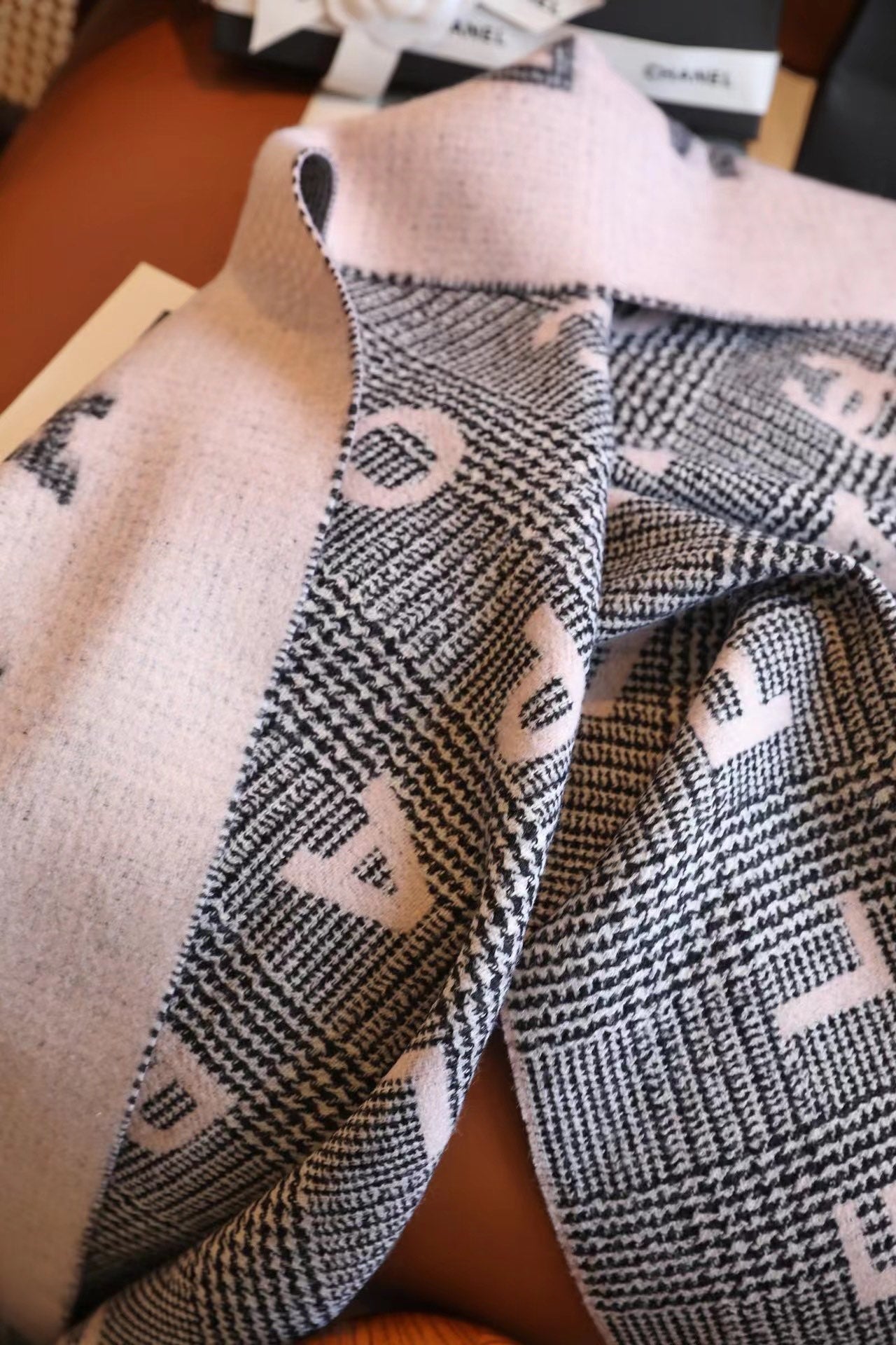 175RC50WDE Stylish Winter Scarves