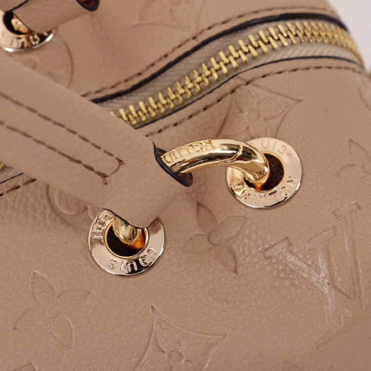 AE14BDE Stylish leather bag