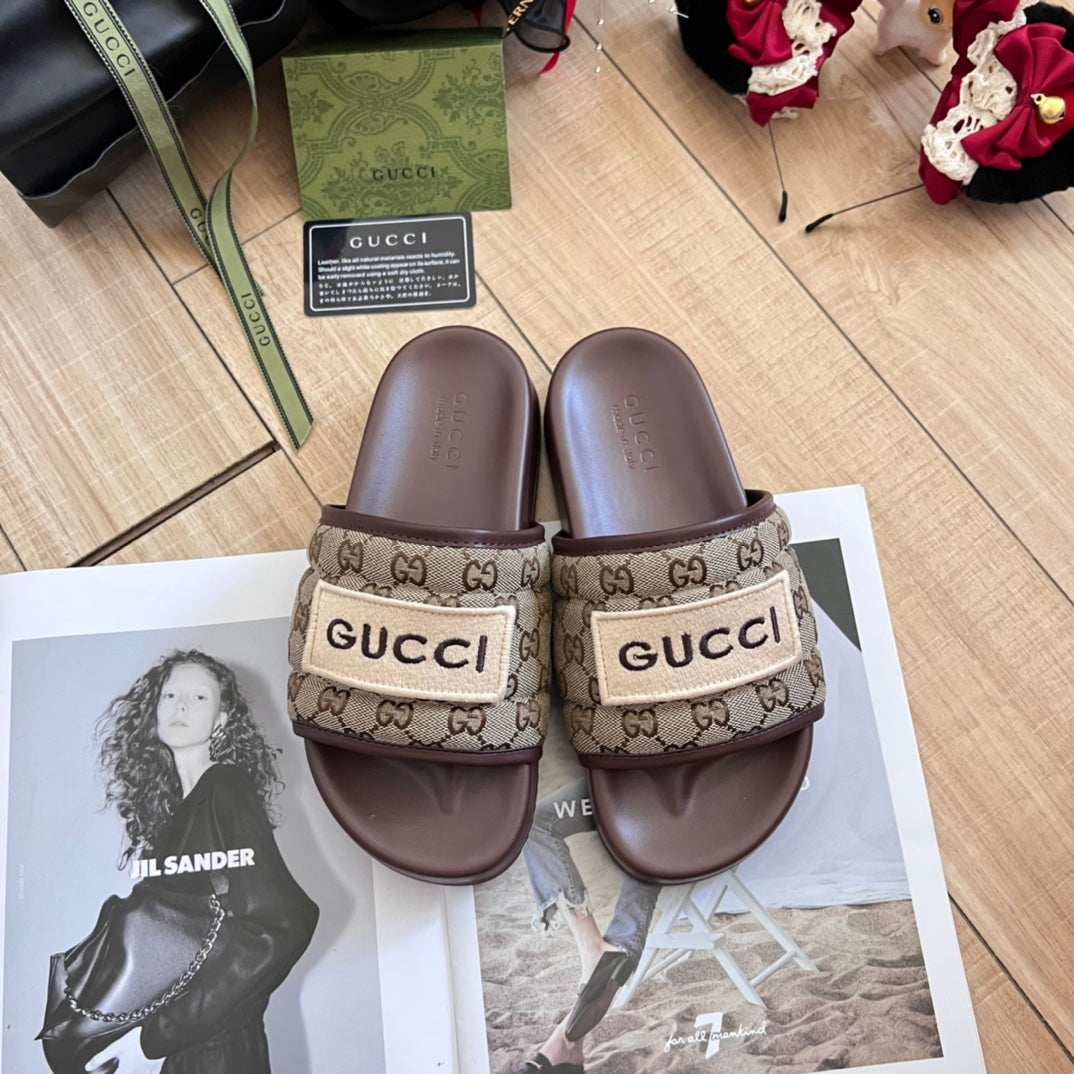 14B84ZDE Stylish Slippers