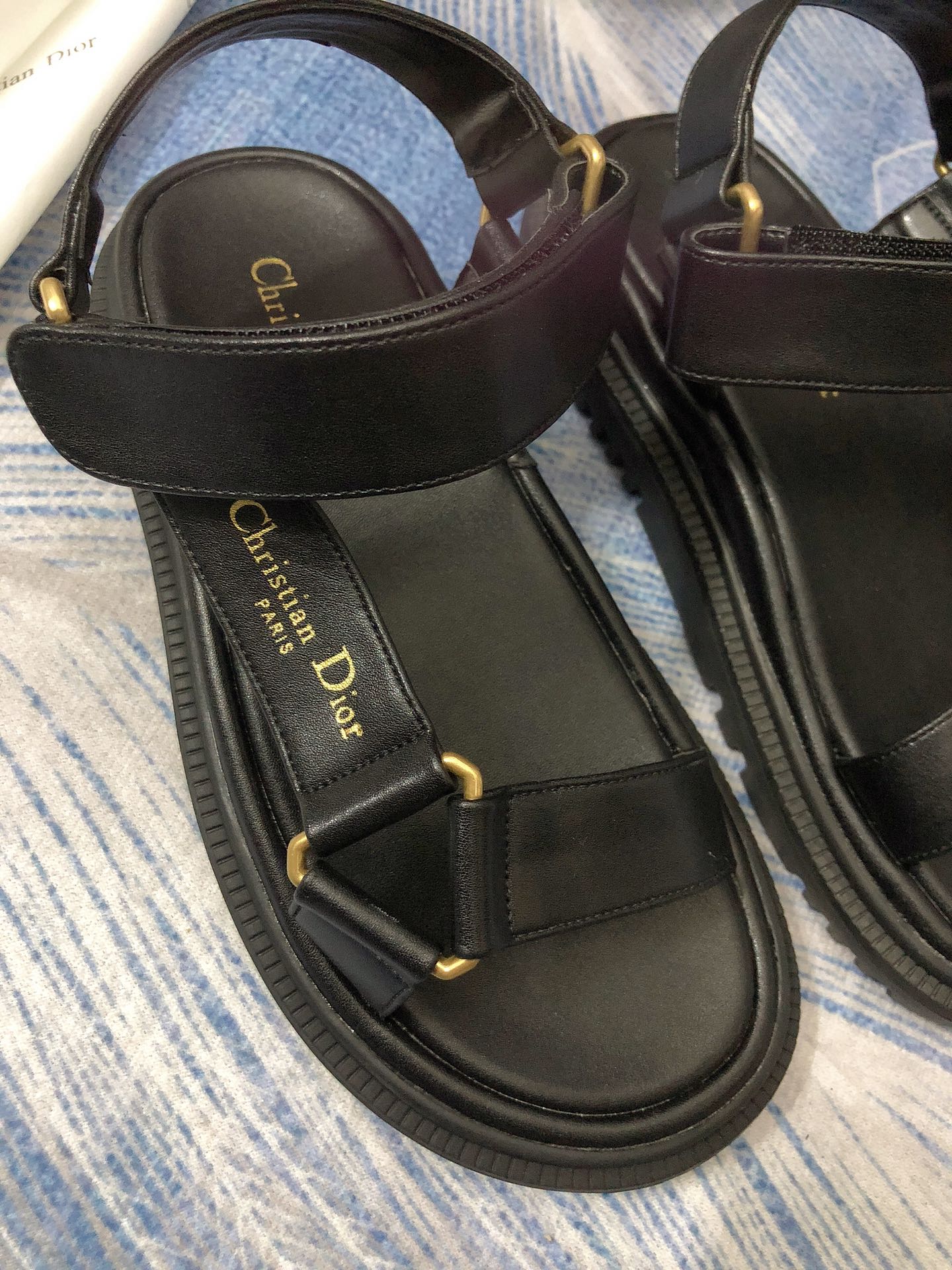 14D8ZDE Stylish sandals