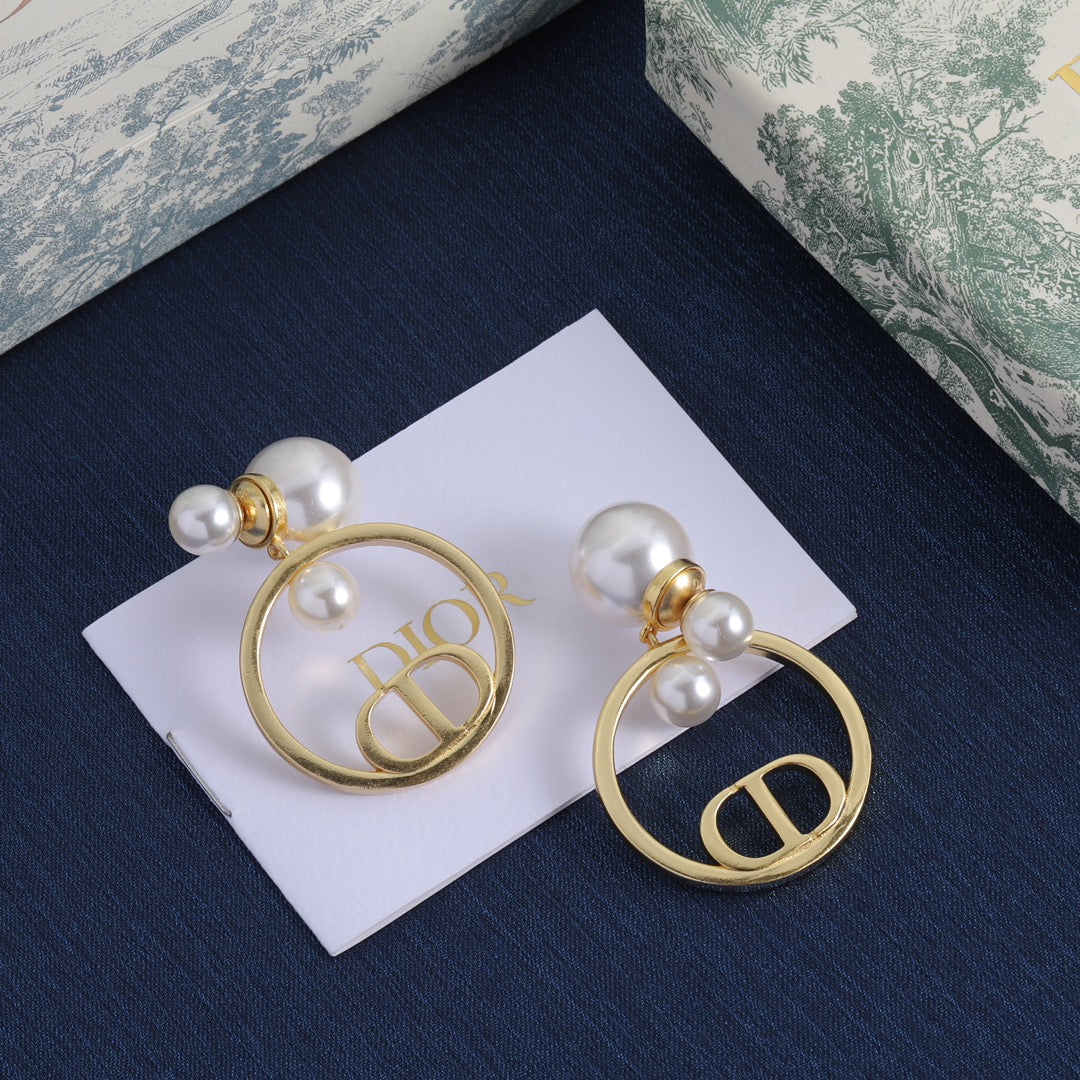 14D945EDE Stylish Earrings