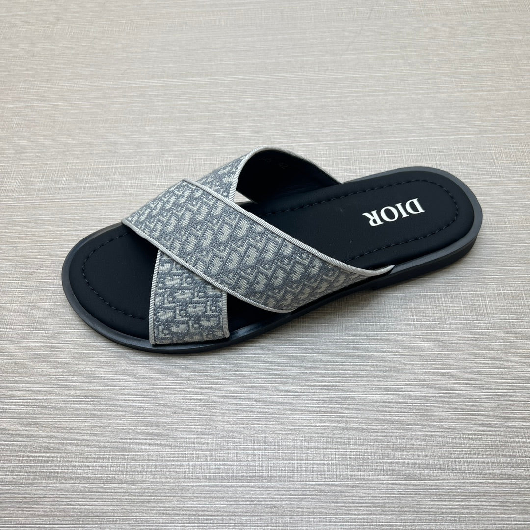 54D81ZDE Stylish slippers