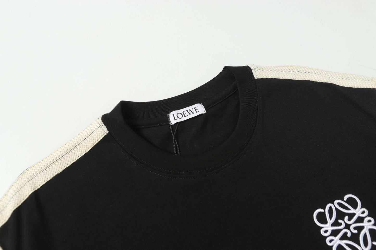145RA162UDE Stylish T-shirt