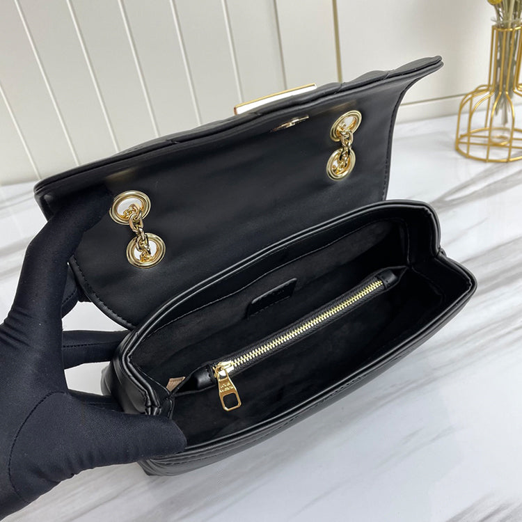AE028BDE Stylish leather bag