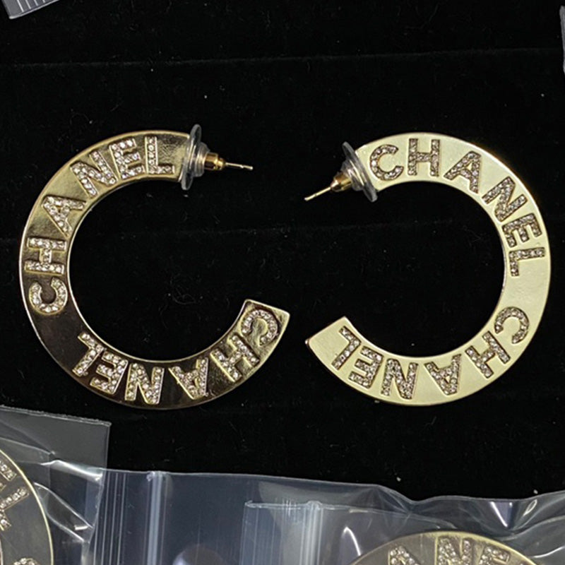 14C215EDE Stylish Earrings