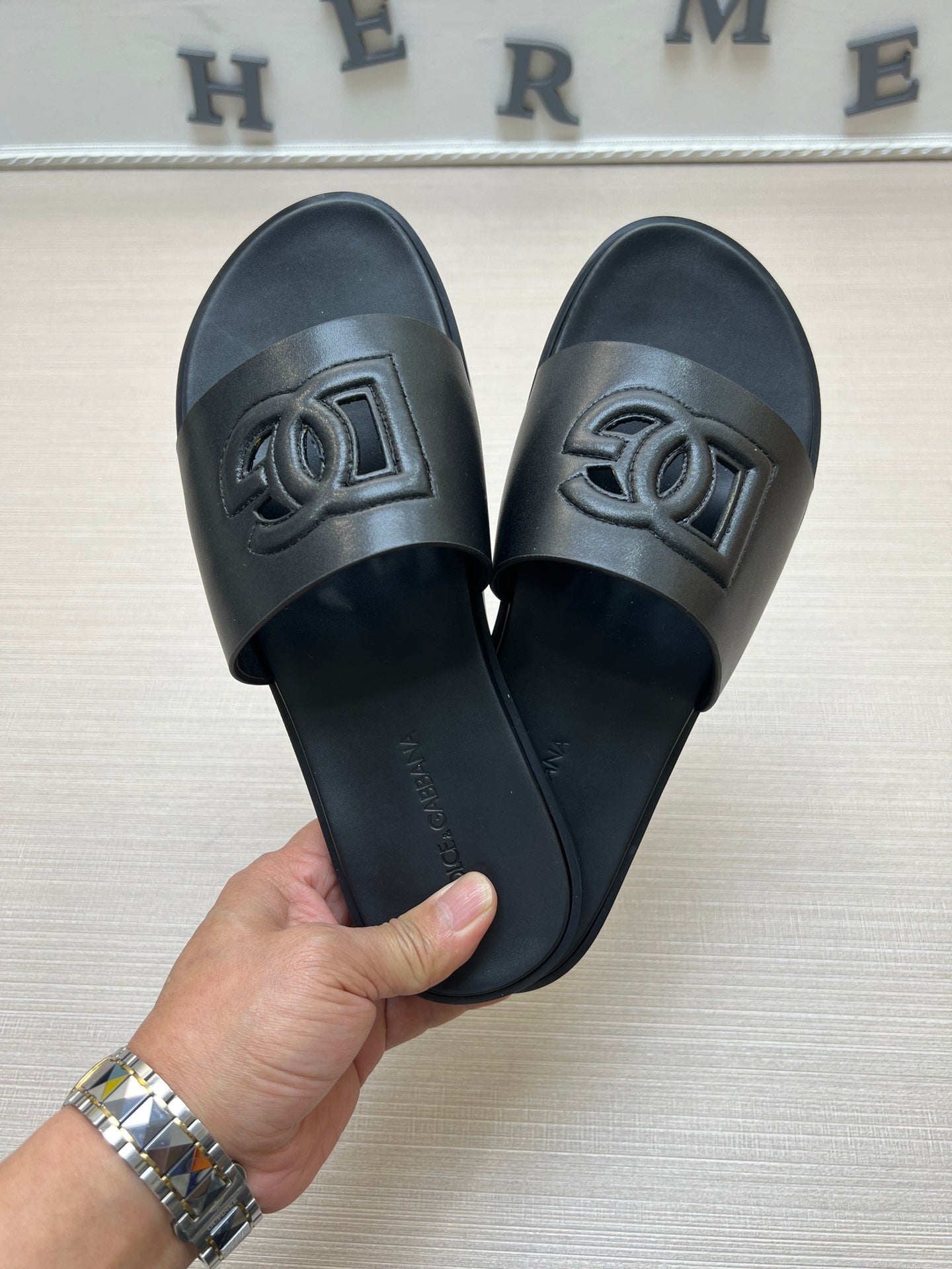 54A63ZDE Stylish slippers