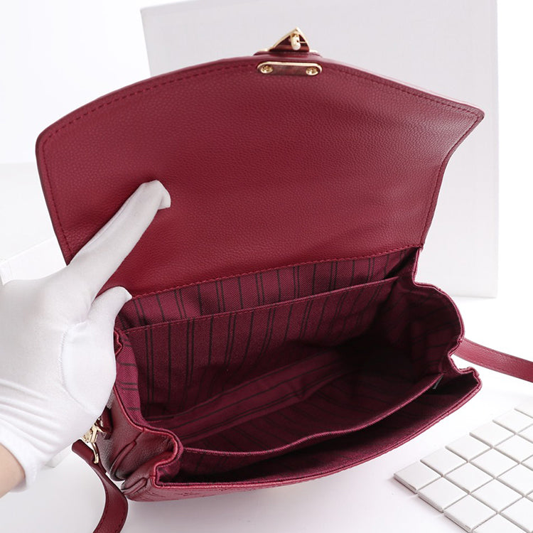 AE92BDE Stylish leather bag