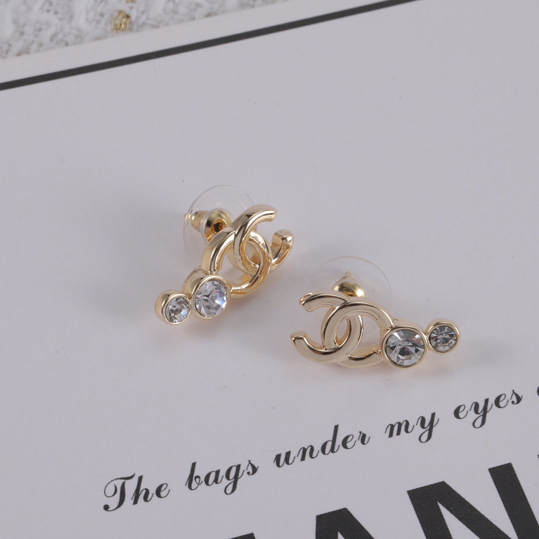 14C1081EDE Stylish Earrings