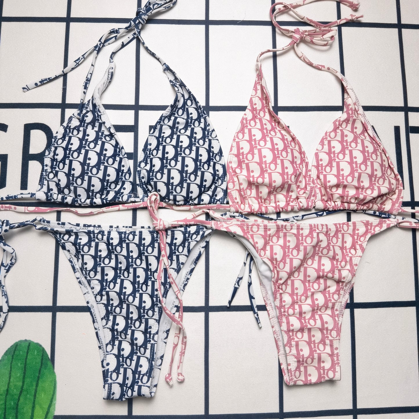 14D240YDE Stylish Bikini swimsuit