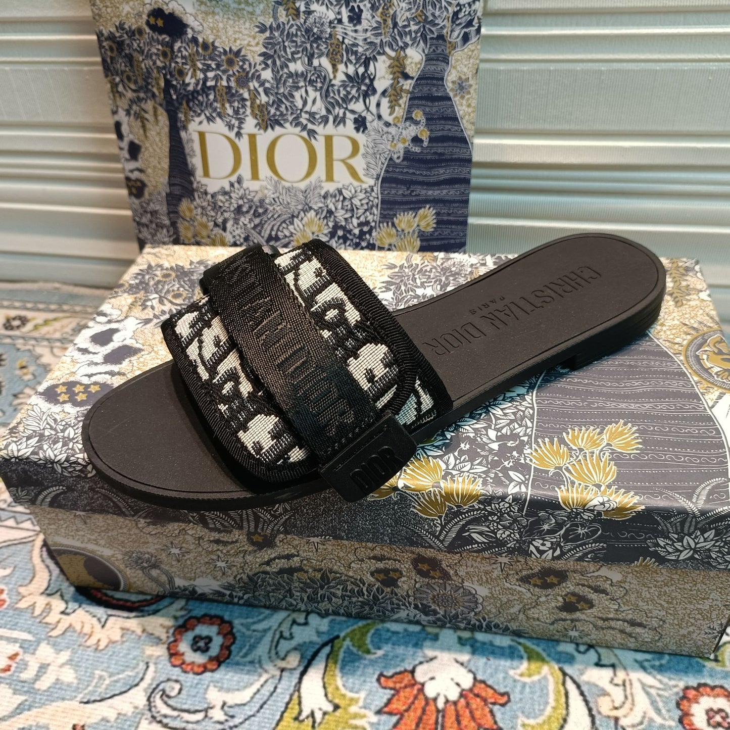 14D20ZDE Stylish Slippers