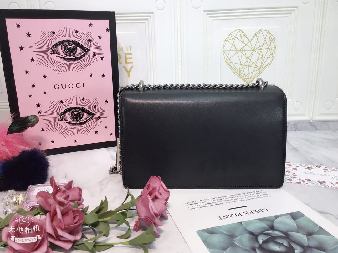 15RB118BDE Stylish leather bag