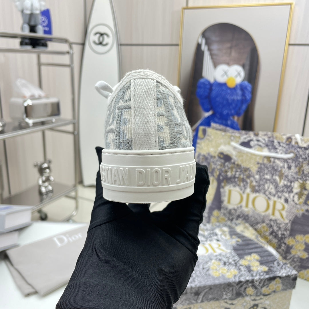 1XD65ZDE Stylish shoes