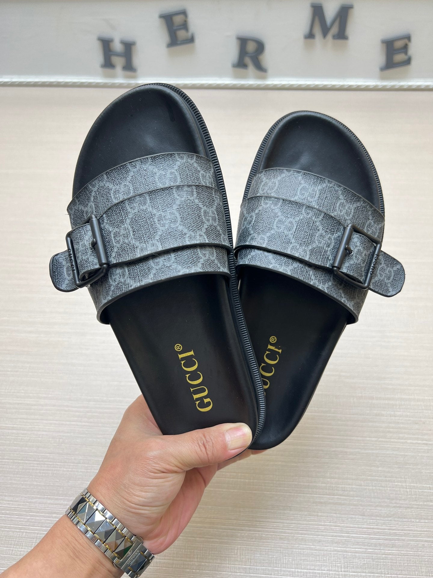 54B92ZDE Stylish slippers