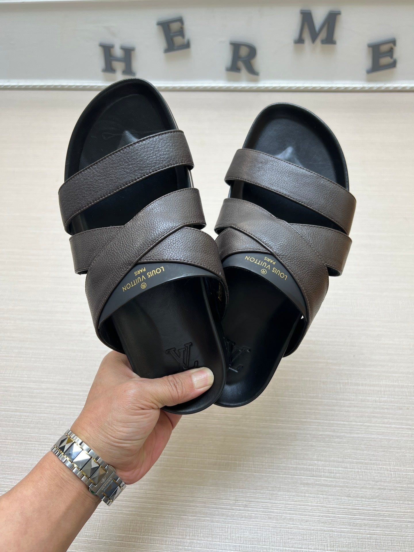 54E89ZDE Stylish slippers