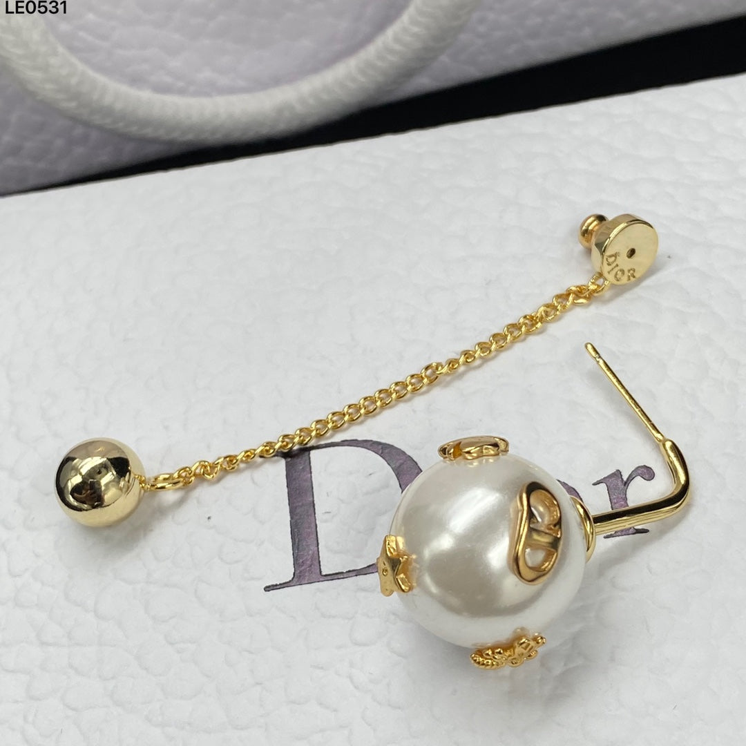 1YD206EDE Stylish Earrings