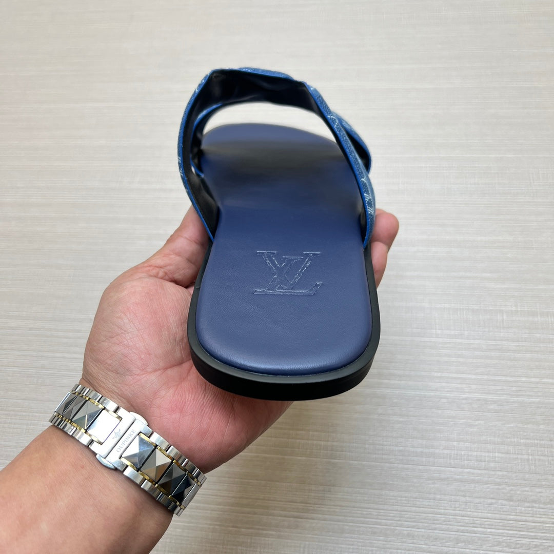 54E109ZDE Stylish slippers
