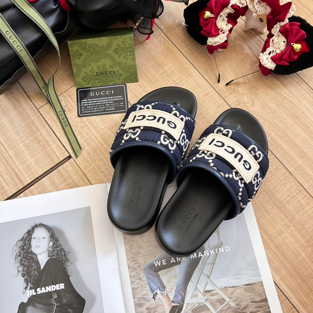 14B84ZDE Stylish Slippers