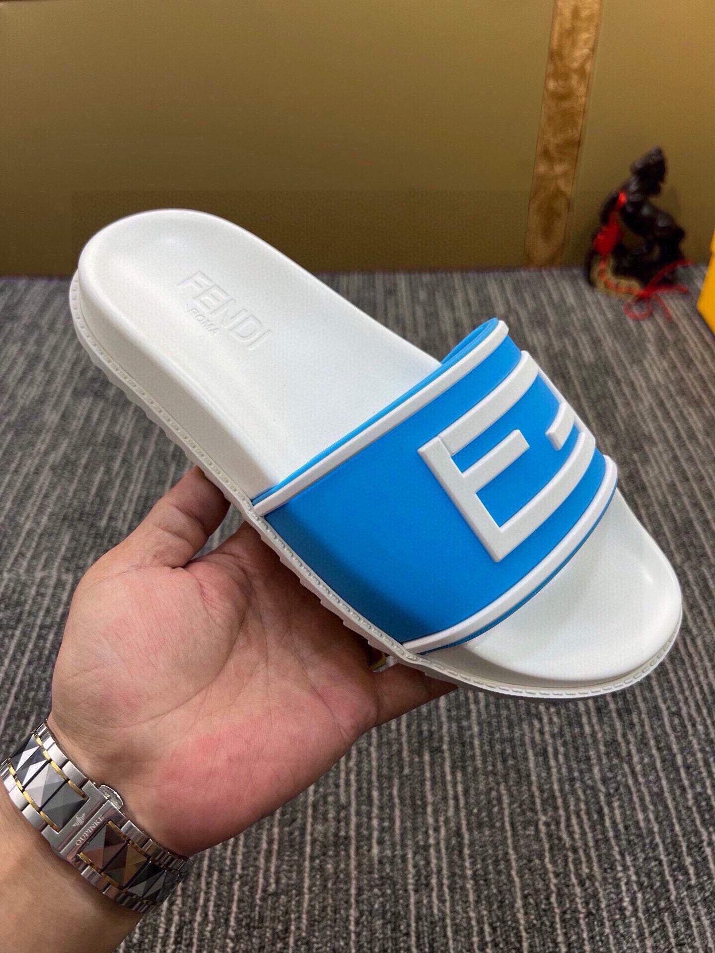 535ZF287ZDE Stylish Slippers