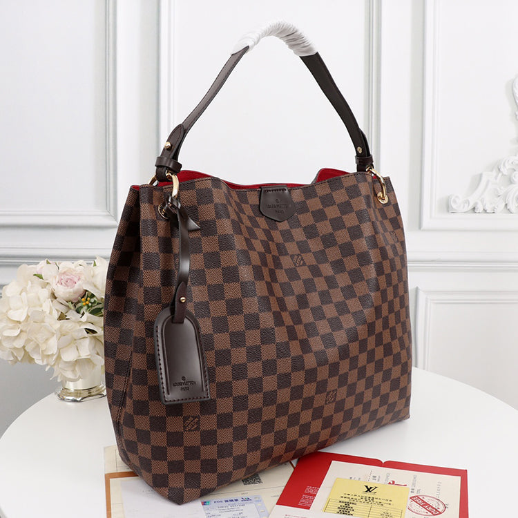 1E84BDE Stylish leather bag