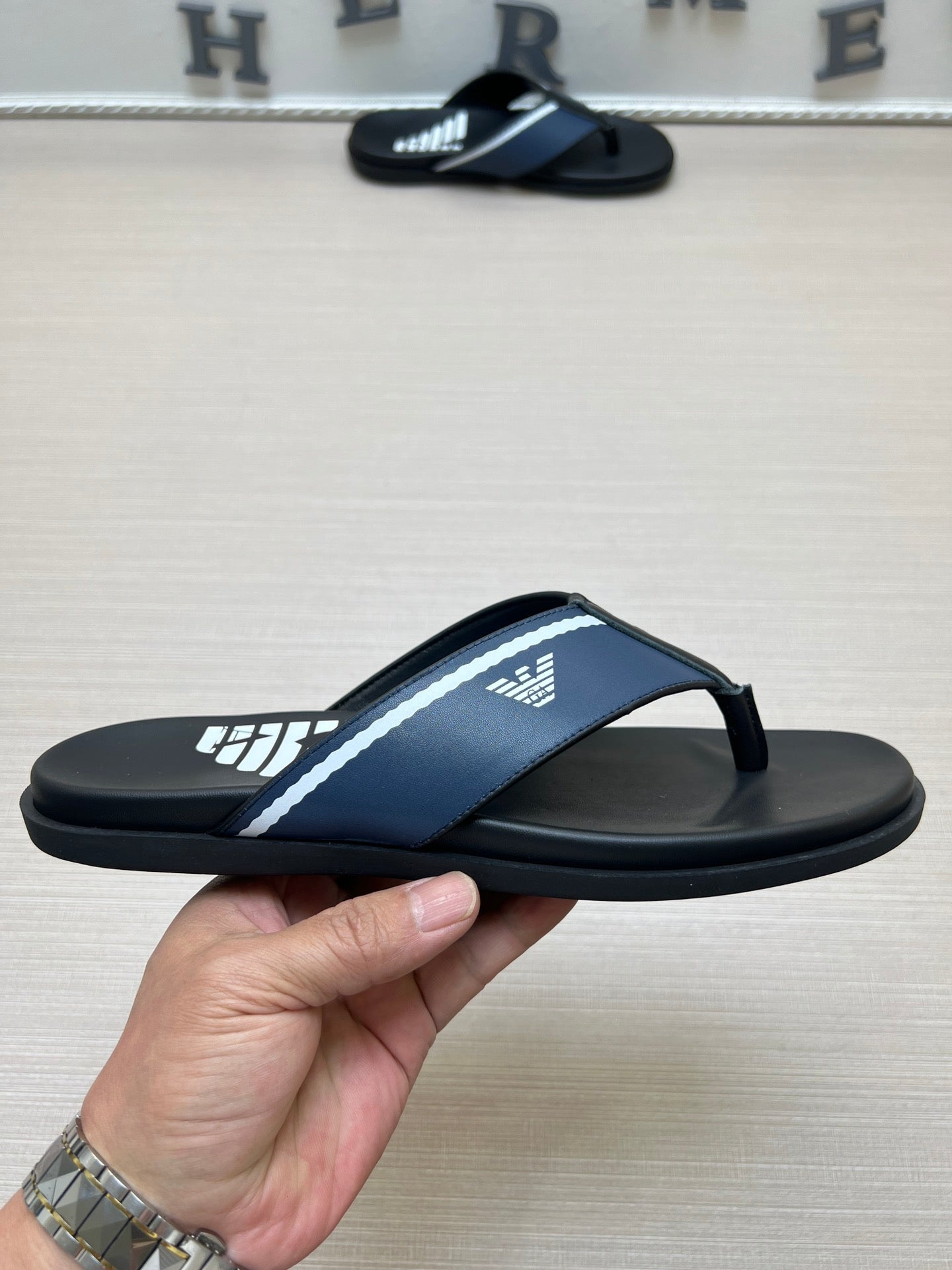 54A104ZDE Stylish slippers