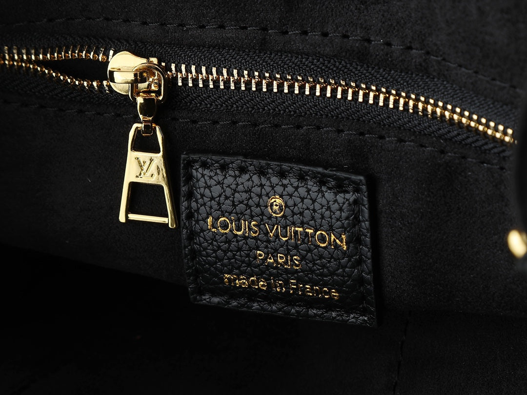 15RE22BDE Stylish genuine leather embroidered bag