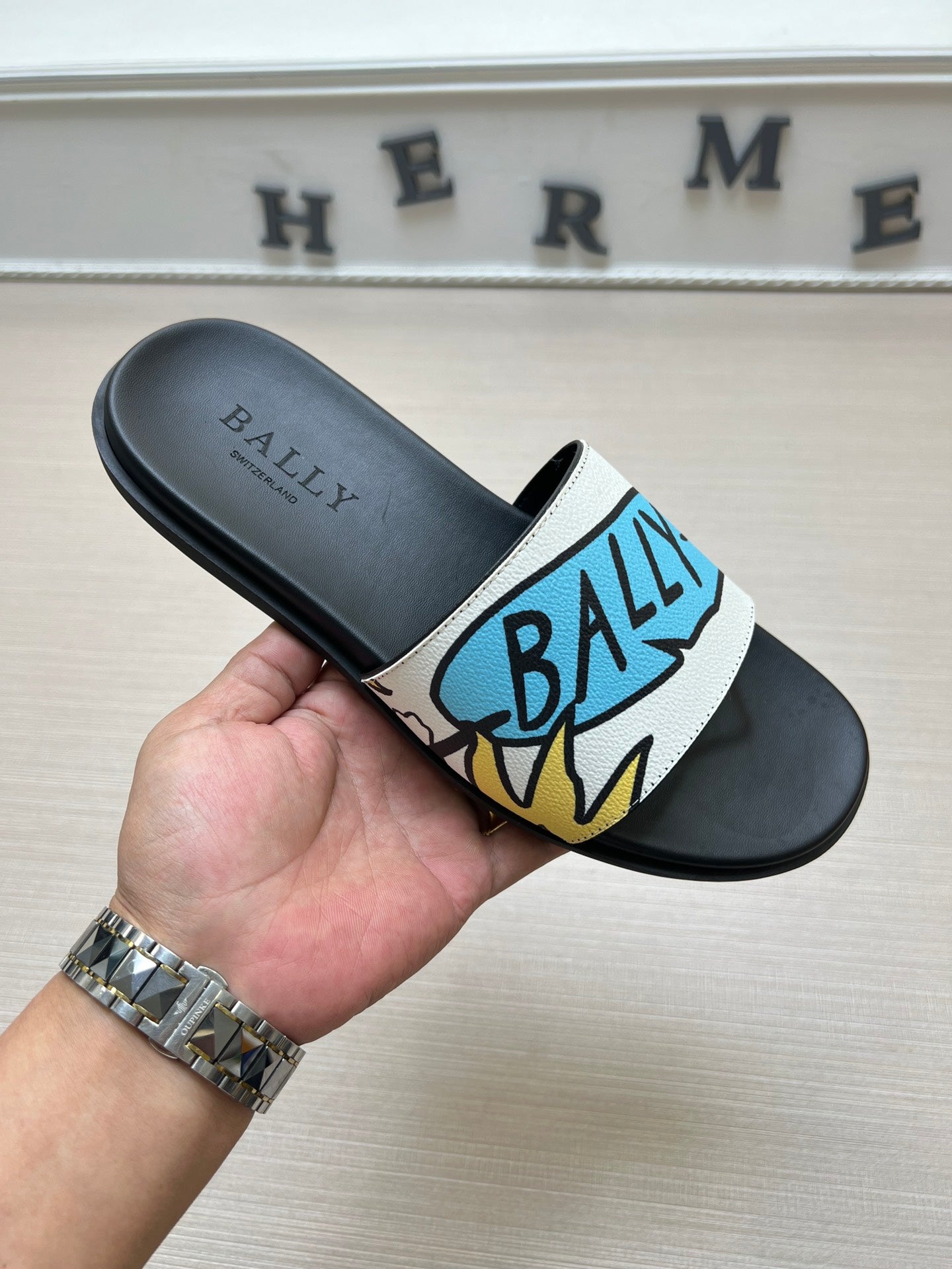 54A62ZDE Stylish slippers
