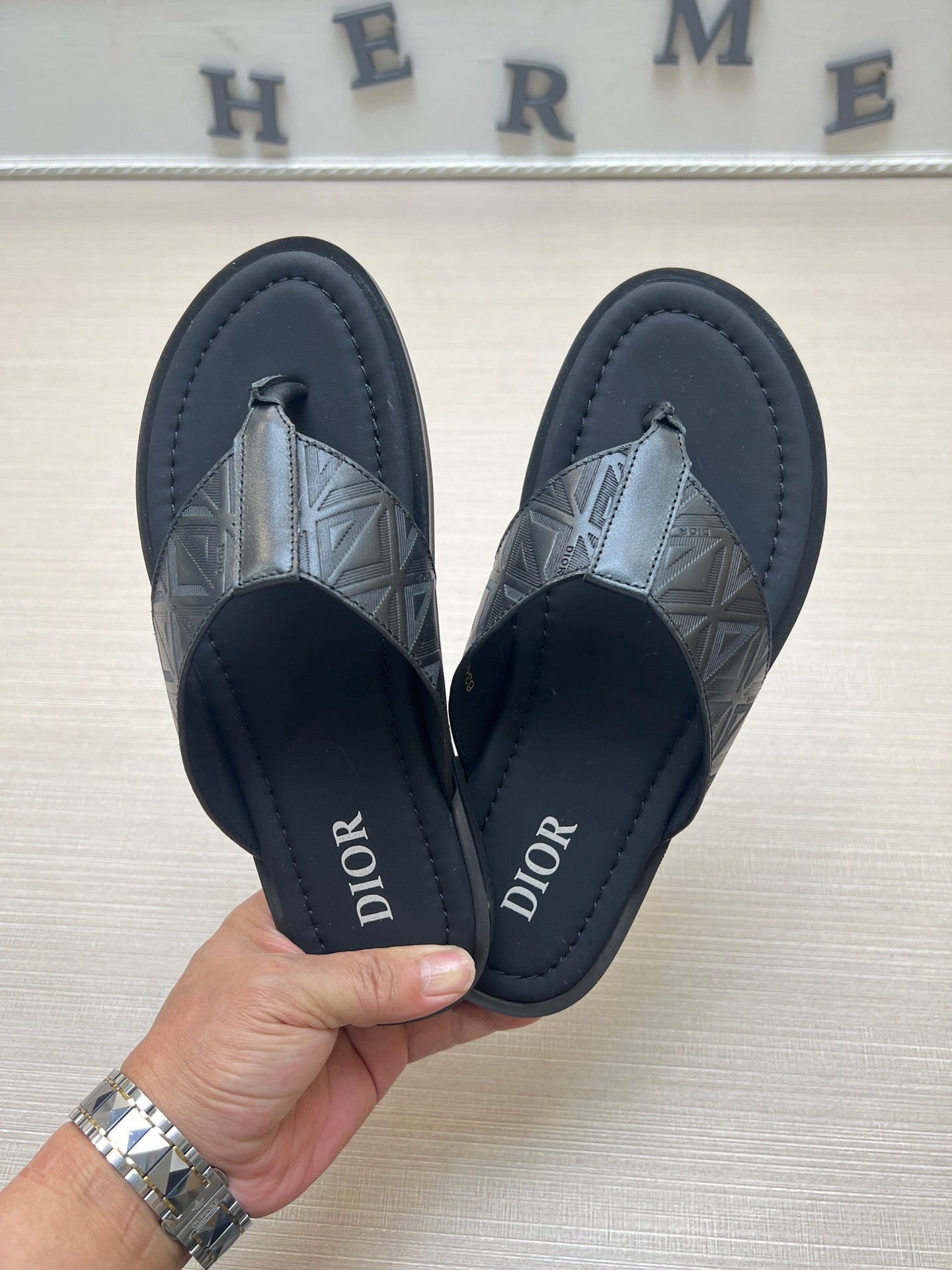 54D78ZDE Stylish slippers
