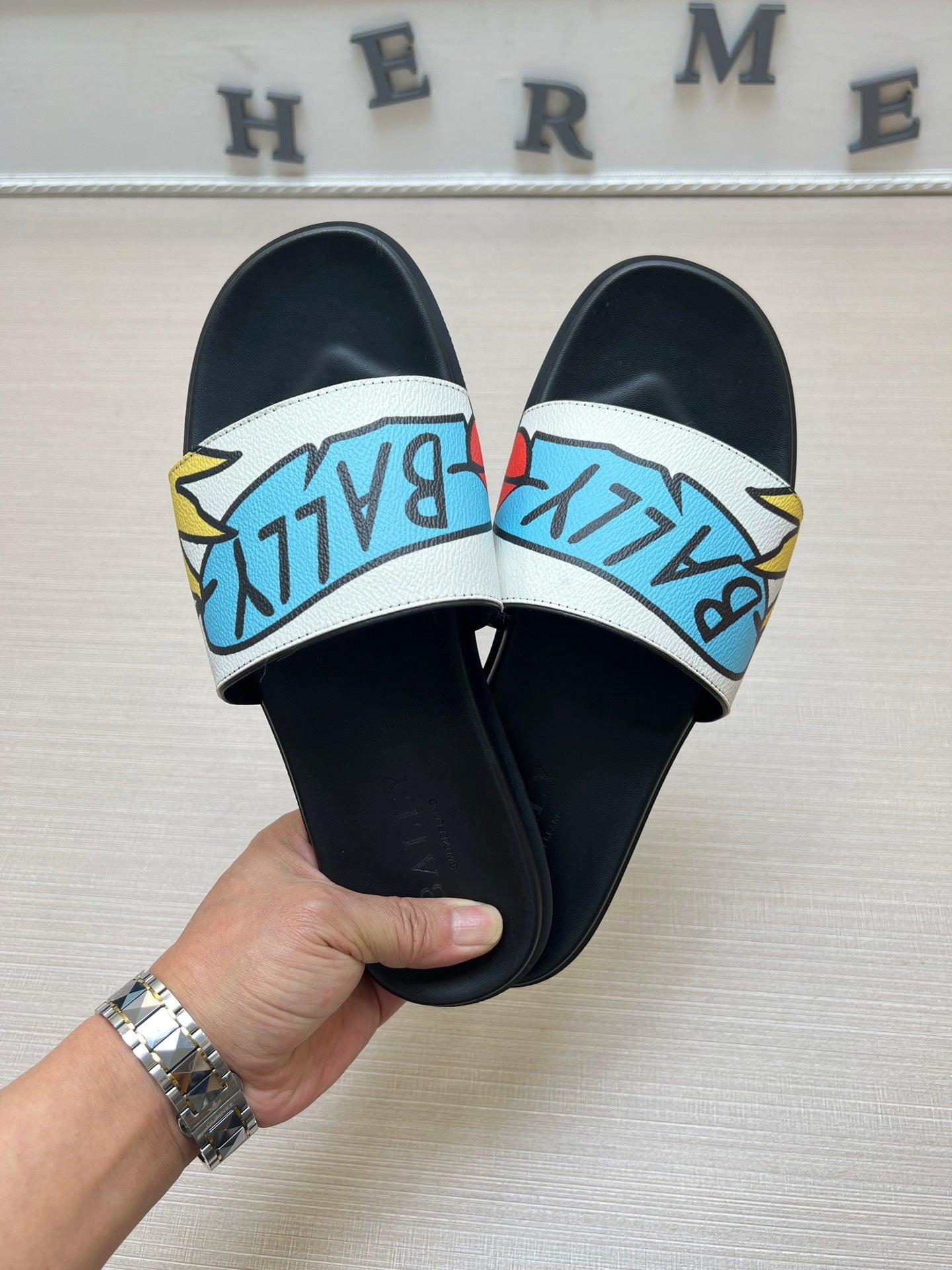 54A62ZDE Stylish slippers