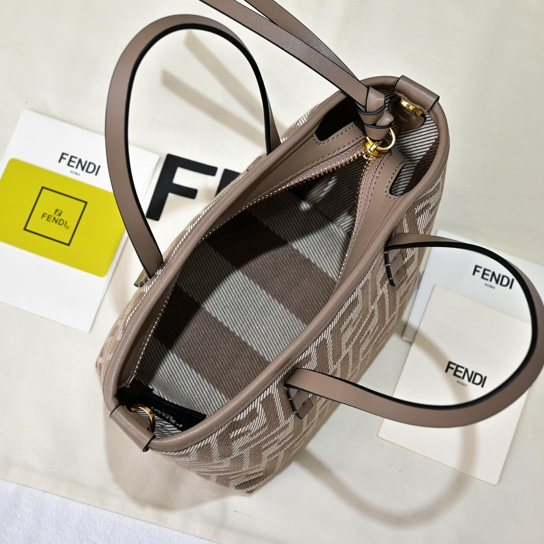 15RF7BDE Stylish leather bag