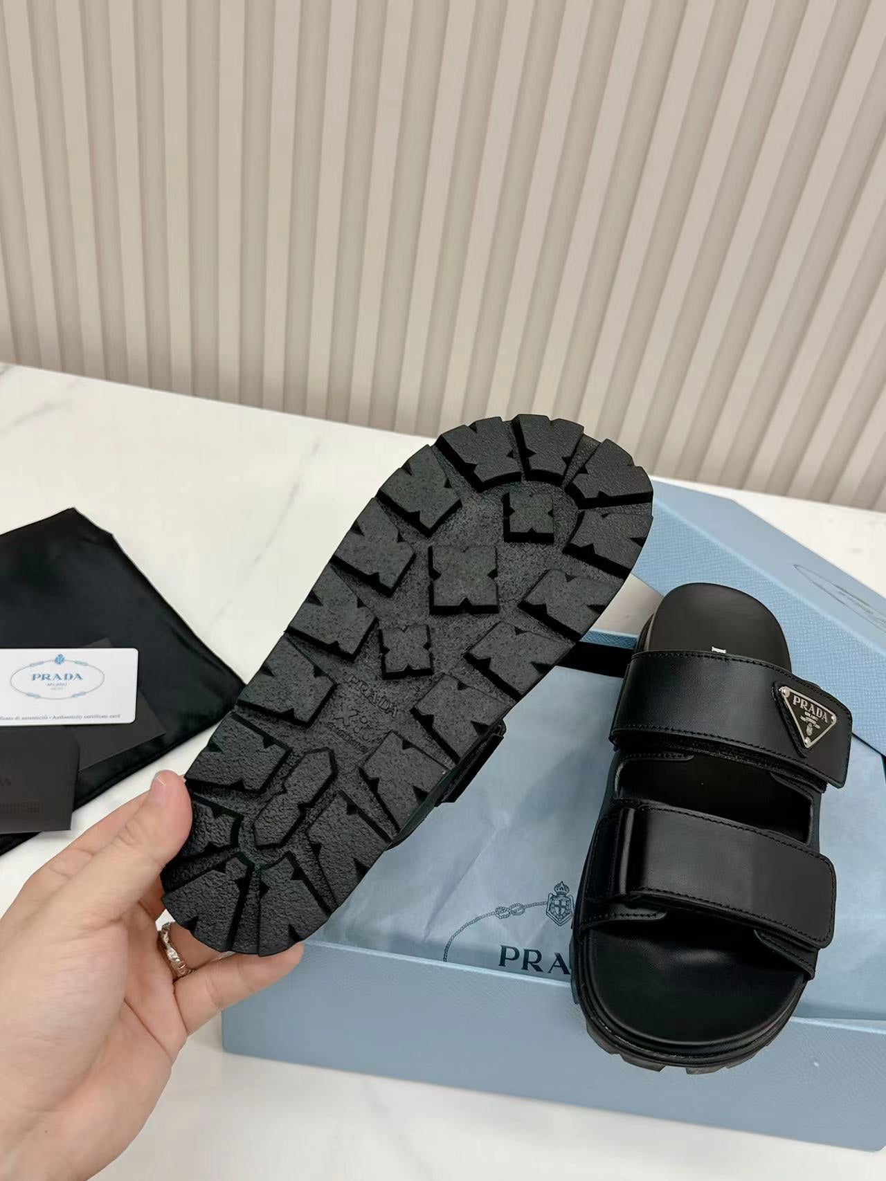 14PD26ZDE Stylish sandals