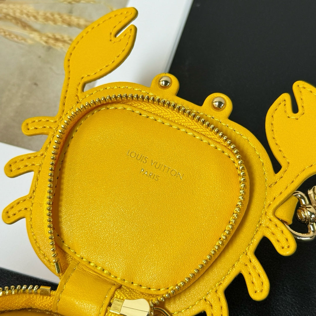 14E26ADE Stylish key closure