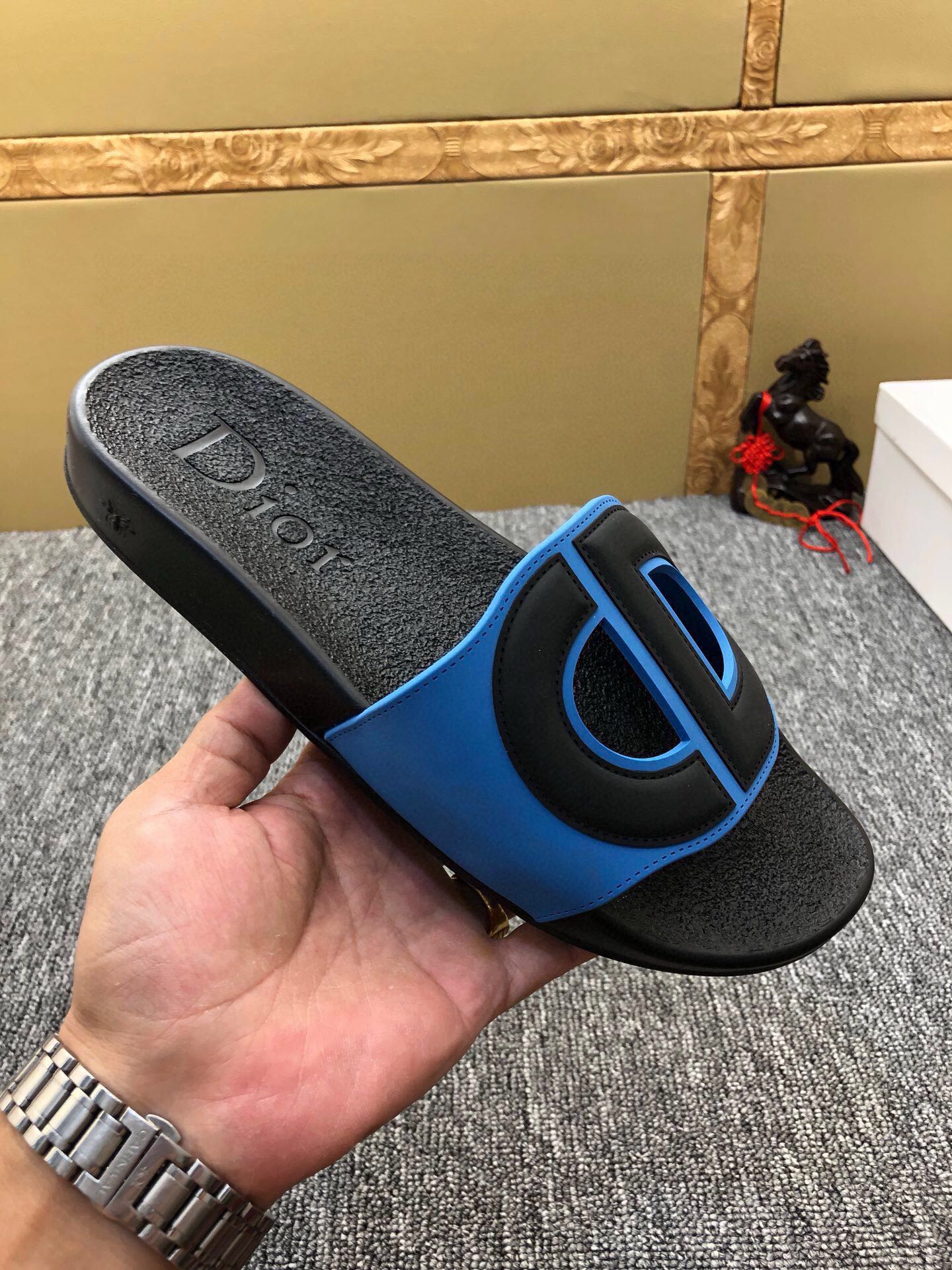 54D51ZDE Stylish slippers