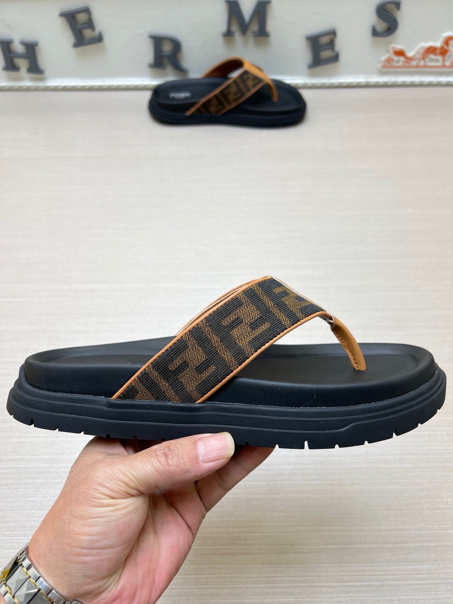 5LF222ZDE Stylish Slippers