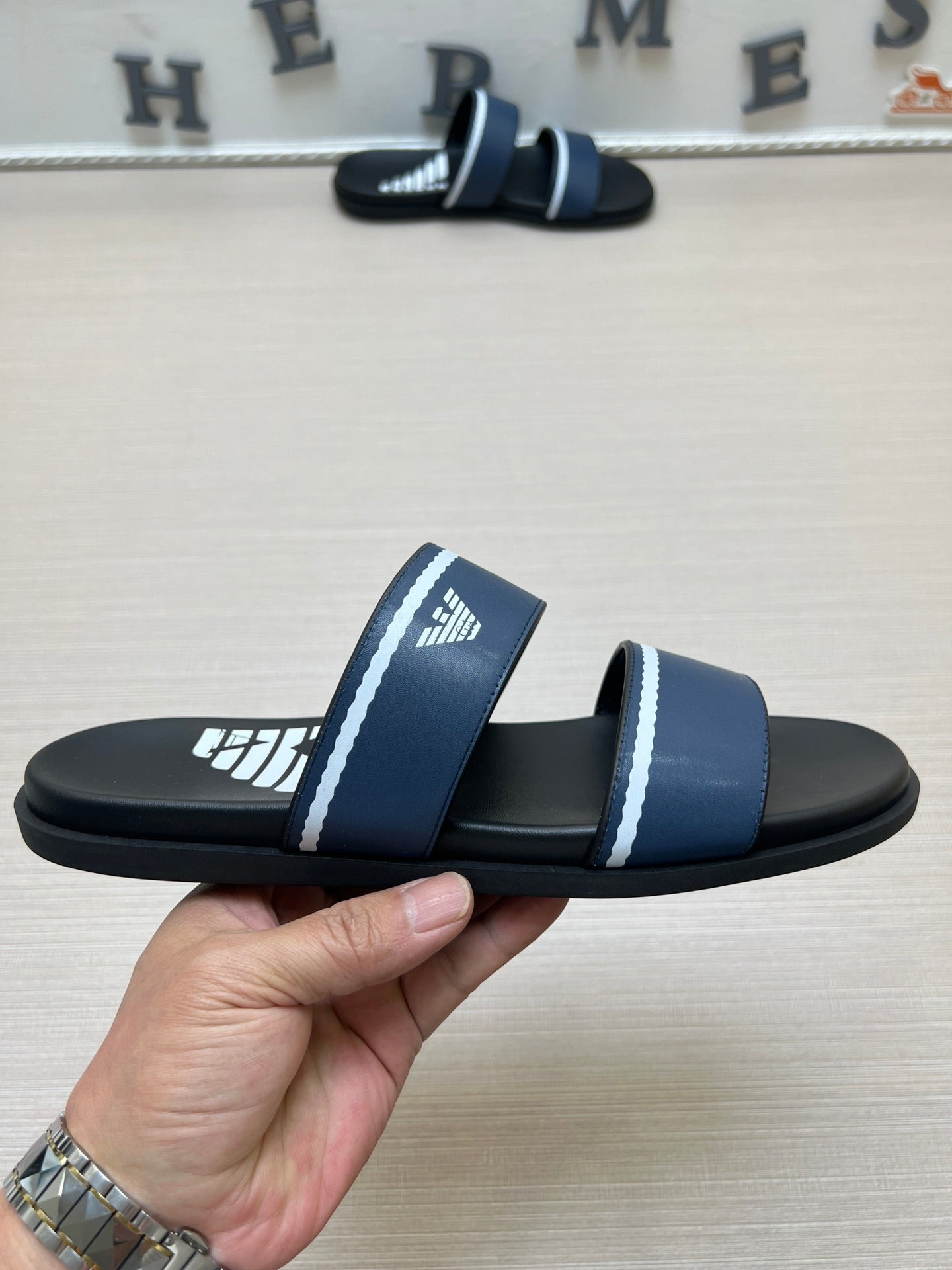 54A104ZDE Stylish slippers