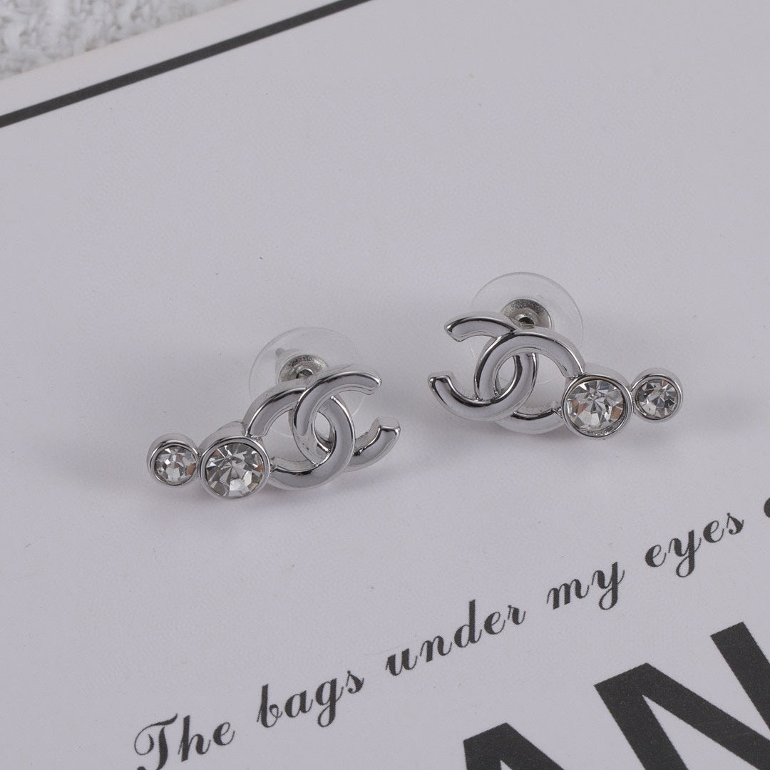 14C1081EDE Stylish Earrings