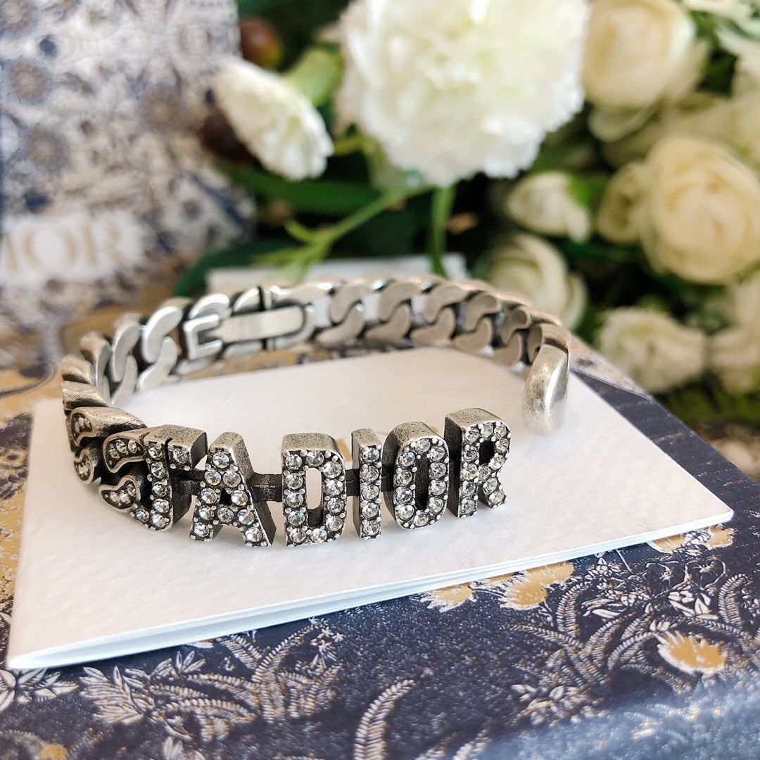 1YD26KDE Stylish Bracelets