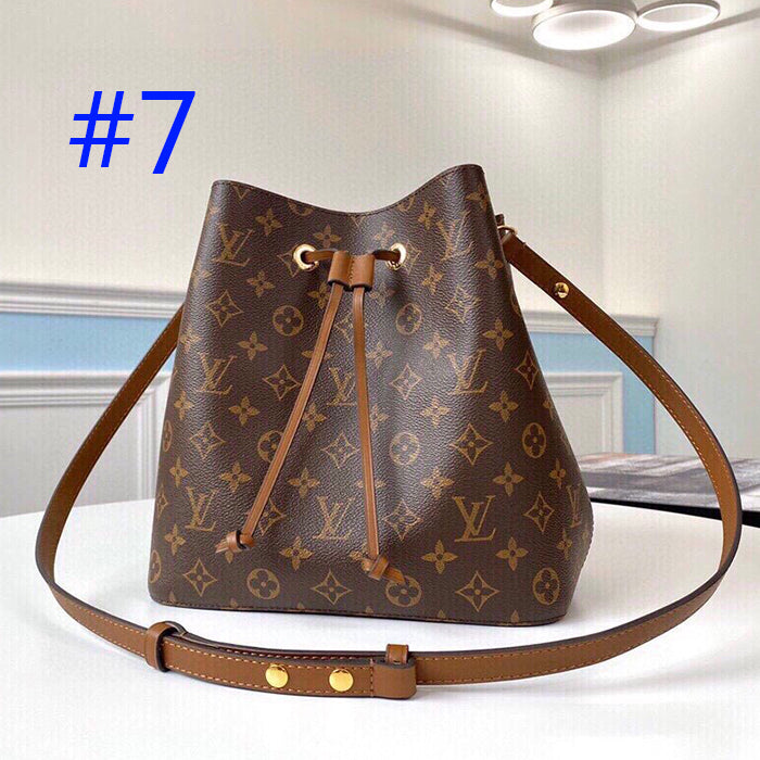 3E81BDE Stylish leather bag