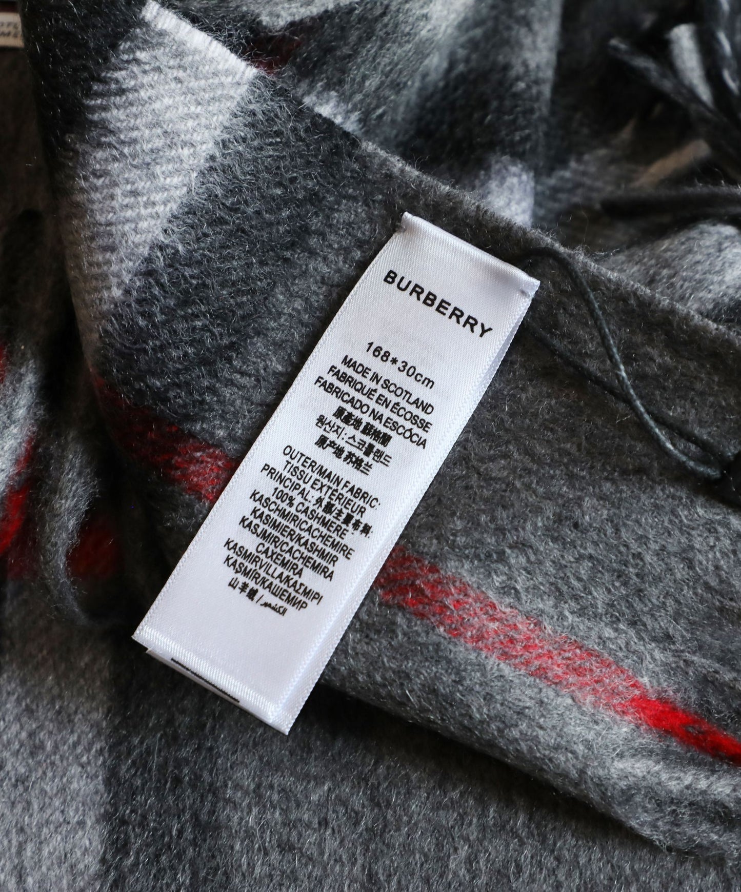 185ZR3WDE Stylish Winter Scarves