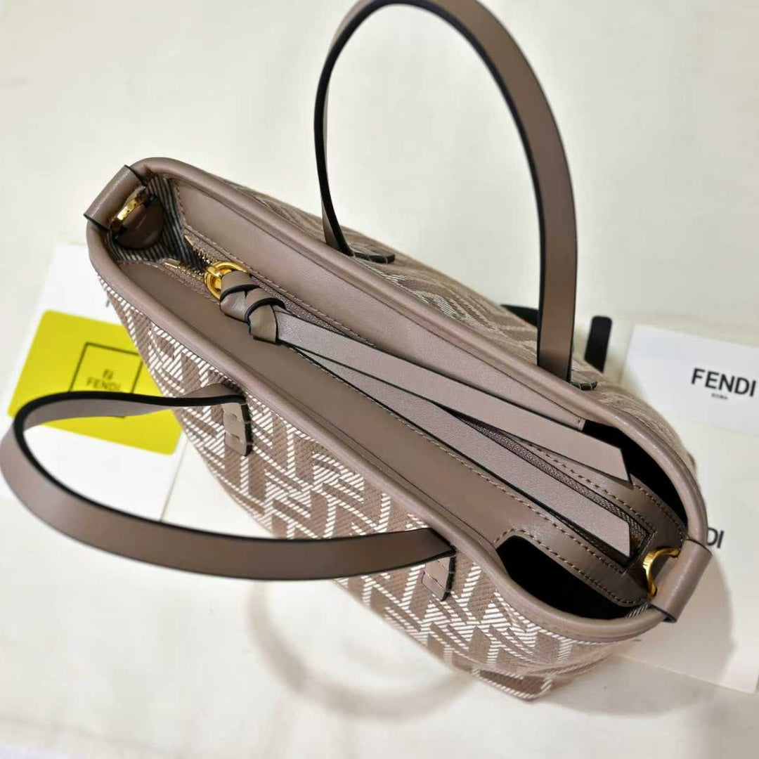 15RF7BDE Stylish leather bag