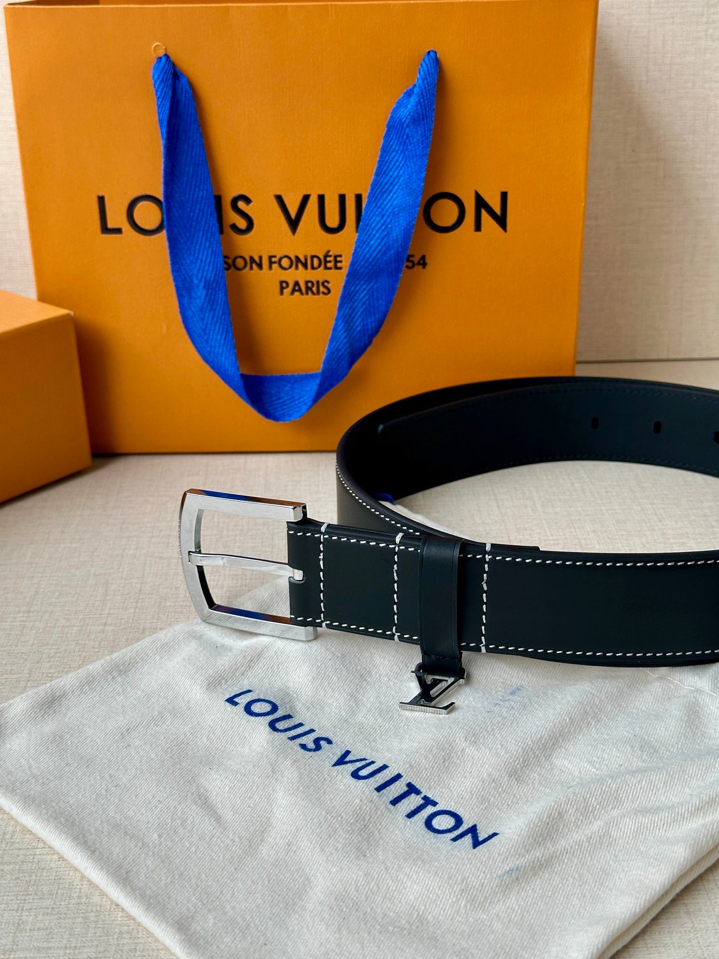 1WE161PDE Stylish High quality belt With full package
