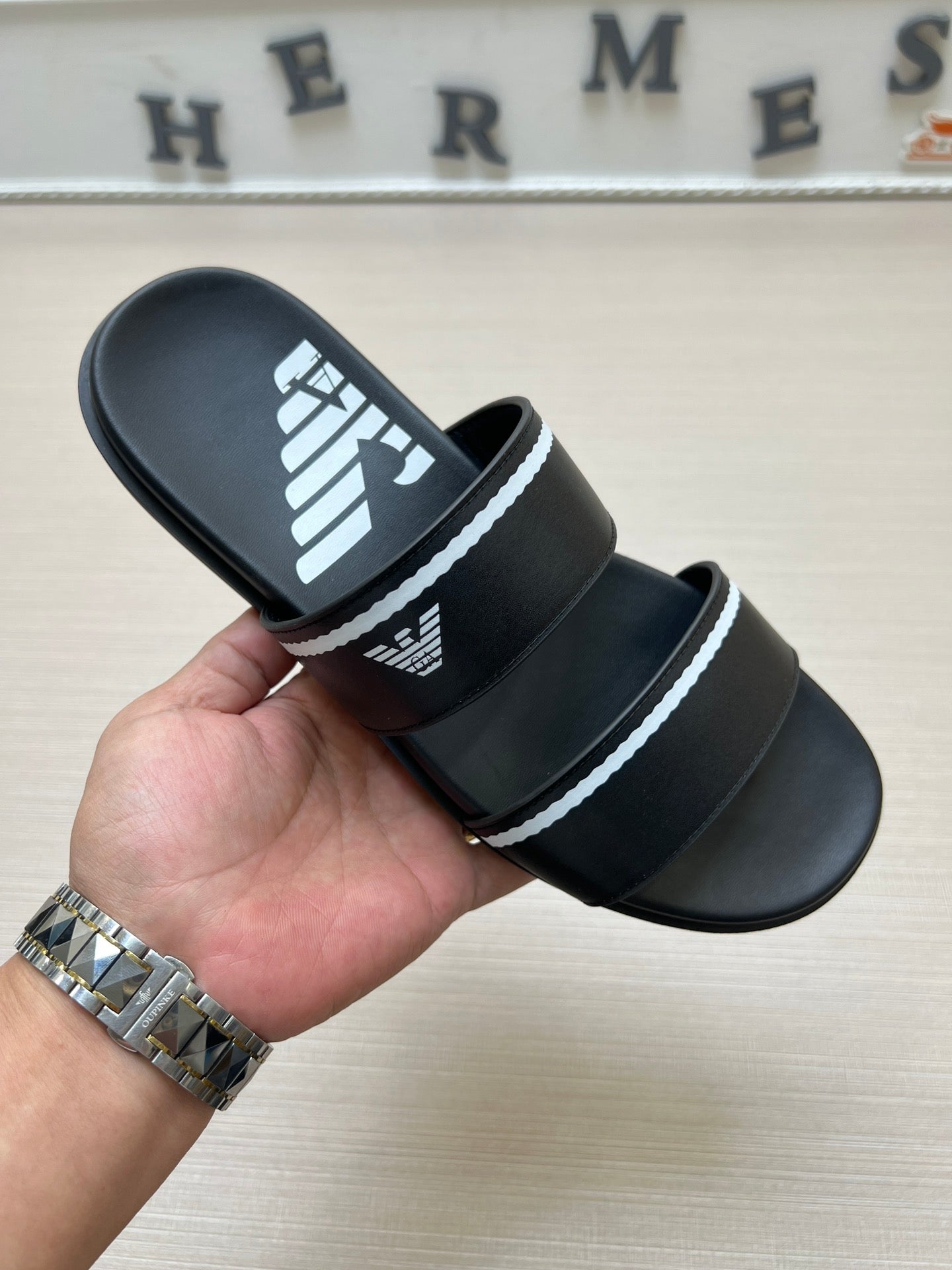 54A102ZDE Stylish slippers