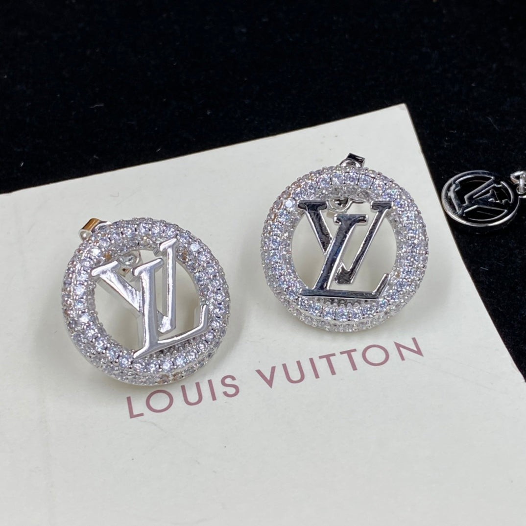 14E556XDE Stylish Earrings Bracelets Necklaces