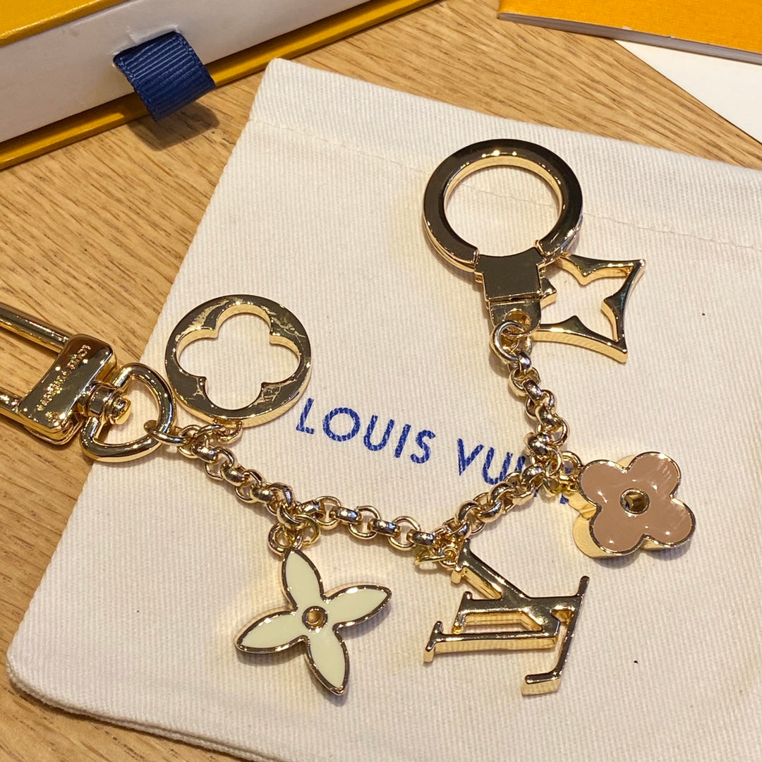 1E17ADE Stylish Keychains