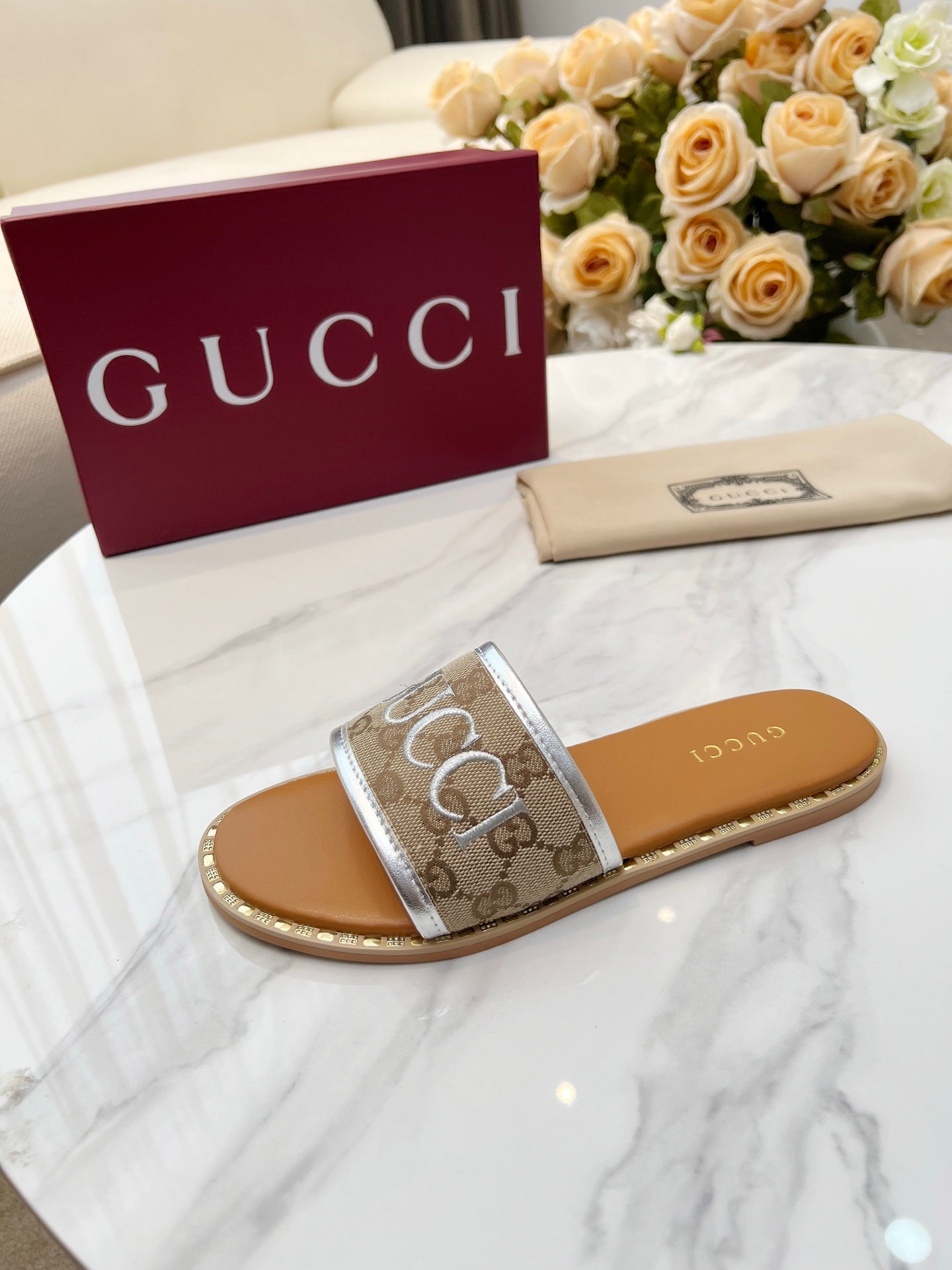 255QB29ZDE Stylish leather Slippers